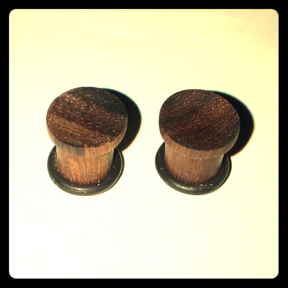0g Wooden Plugs